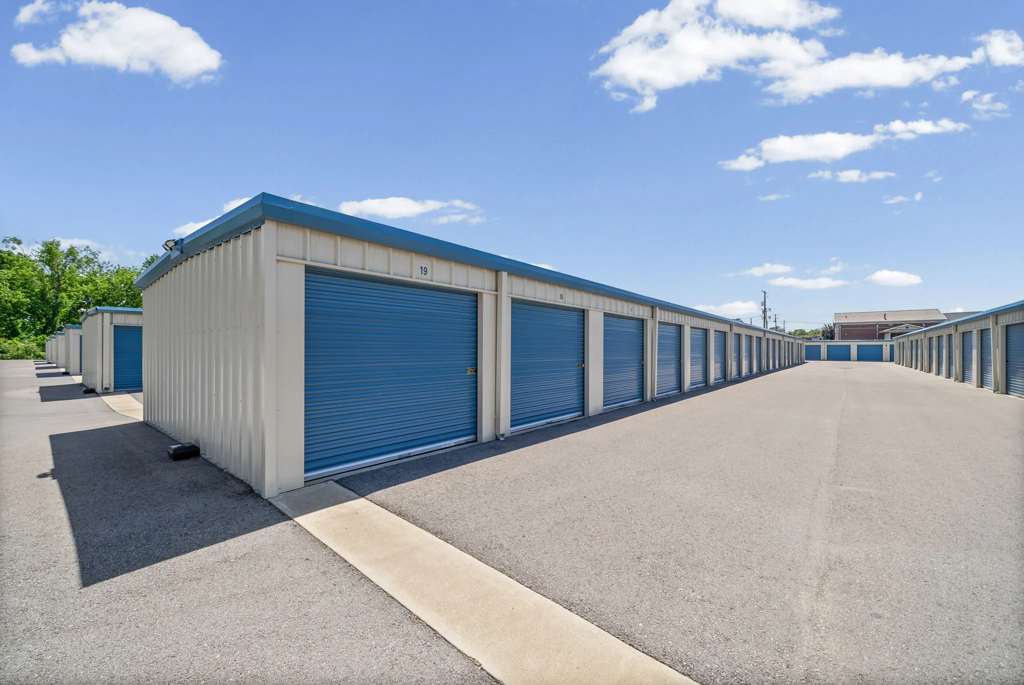riverbend-self-storage-drive-up-self-storage-units-hopkinsville-ky Drive-up self storage units at Riverbend Self Storage in Hopkinsville, Kentucky